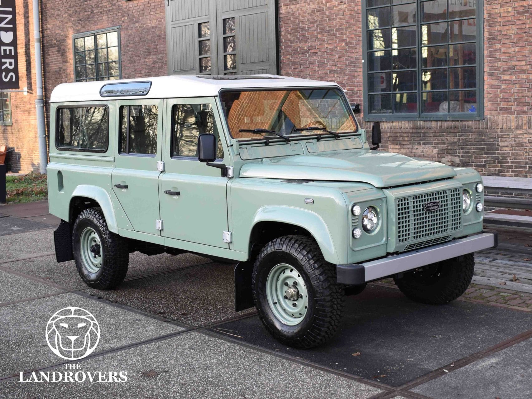 heritage land rover defender upgrade - Custom Land Rovers – Custom Land Rover Defenders - Custom Buildings