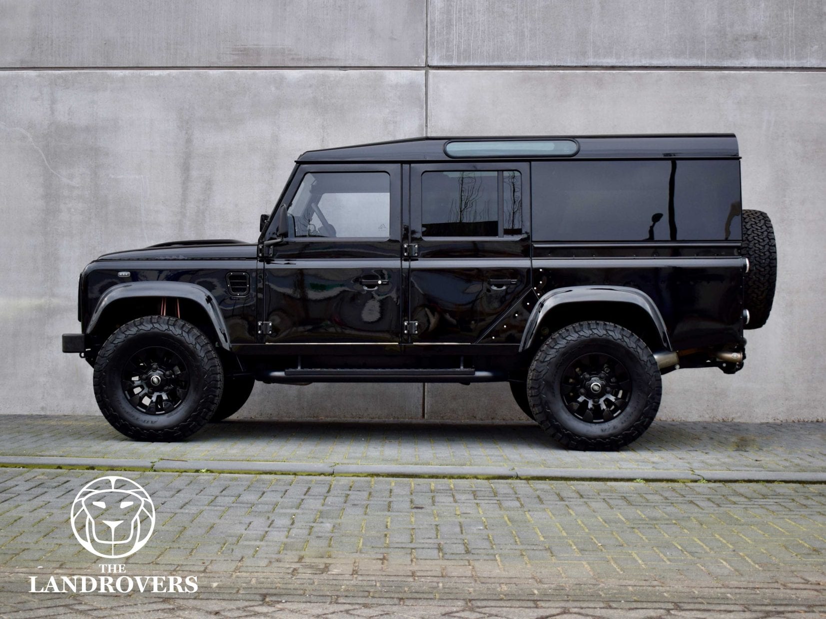Black puma defender discount