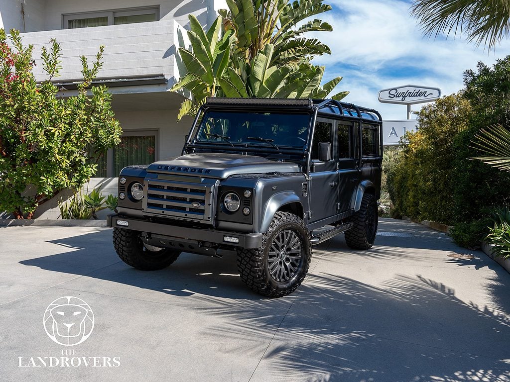 Bazza custom defender - Landrover restomod Custom Landrovers – Custom Built Land Rover Defender. Customize & Custom Land Rovers