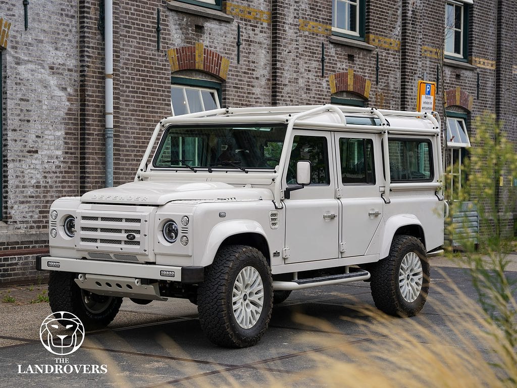 Land Rover Defender restomod - Custom made by The Land Rovers Custom Landrovers – Custom Built Land Rover Defender. Customize & Custom Land Rovers