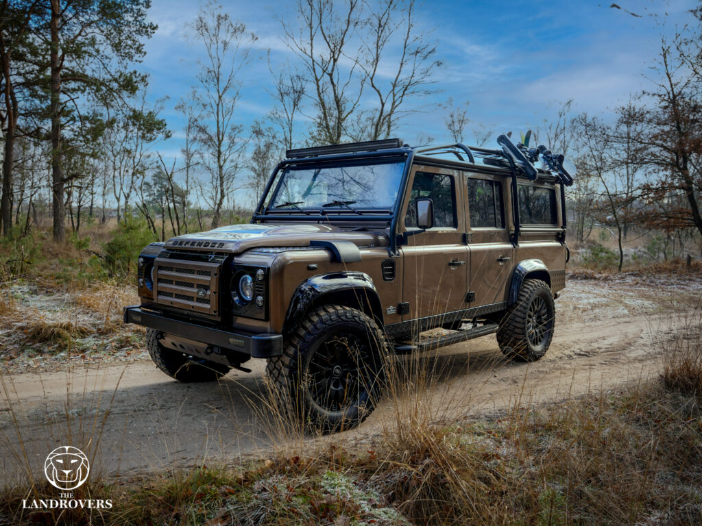 electric custom defender - Landrover restomod- usa defender - Modified Land Rover Defender - Custom defender - Custom Landrover Defender