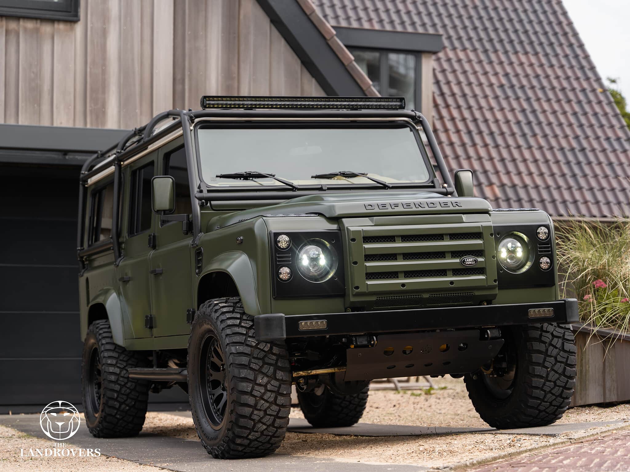 Gunner - The Landrovers