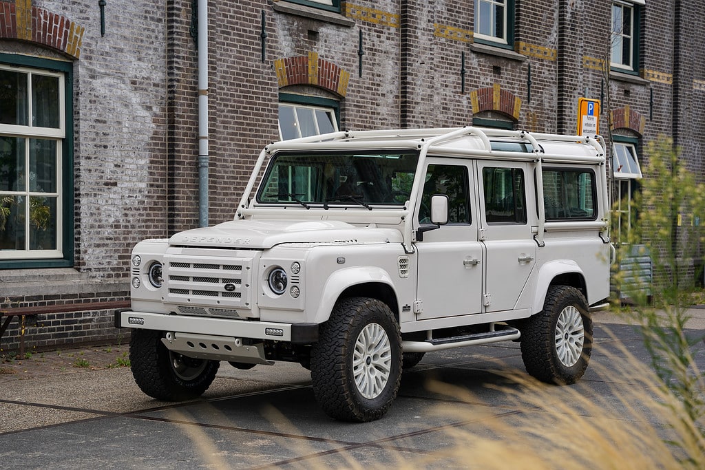 Land Rover Defender Restoration UK – The Landrovers
