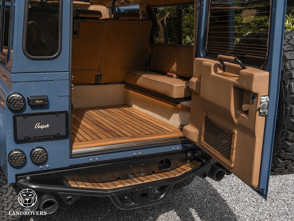 teakwood and leather ultra-bespoke trunck of the custom build Vesper Defender by The Landrovers from amsterdam