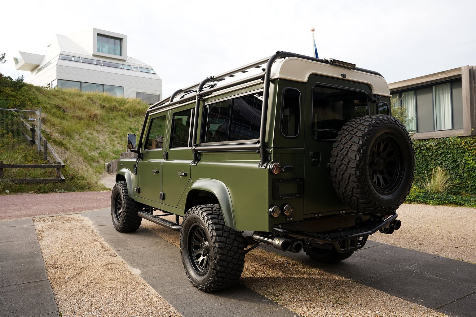Join our Private Defender Viewing Los Angeles - The Landrovers