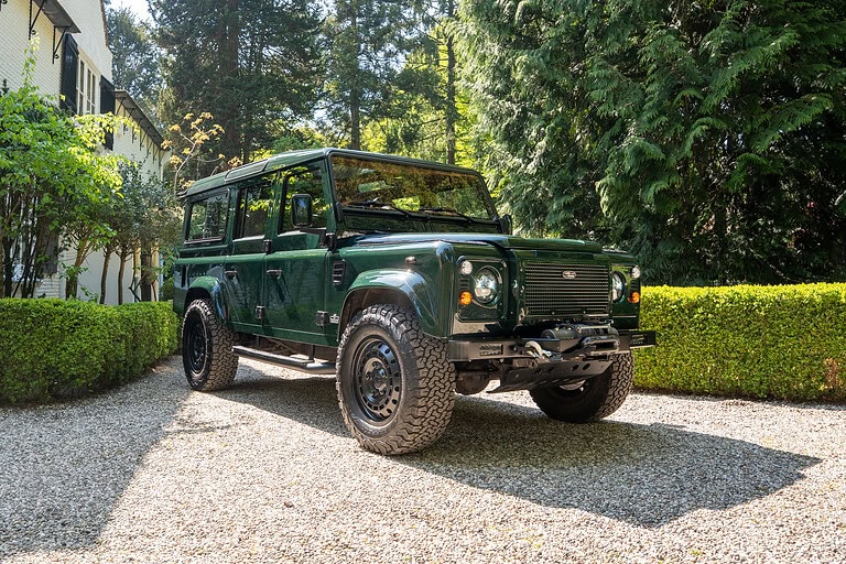 Custom made Land Rover Defender LaRovekamp van The Landrovers